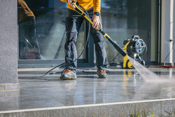 Garage Pressure Washing in Grand Forks Af, ND